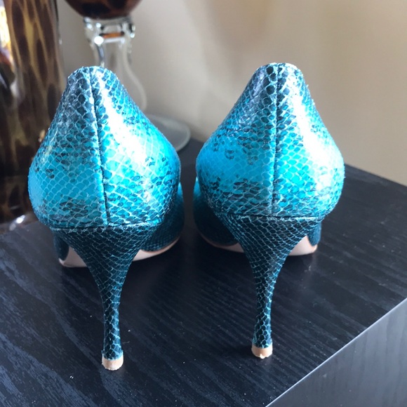 Miu Miu Python-Effect Pumps - Picture 4 of 11